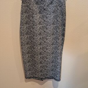 Uniqlo Black and White Pencil Skirt